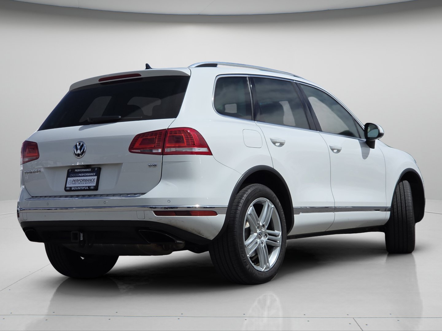 Used 2015 Volkswagen Touareg Executive AWD/4WD image 22