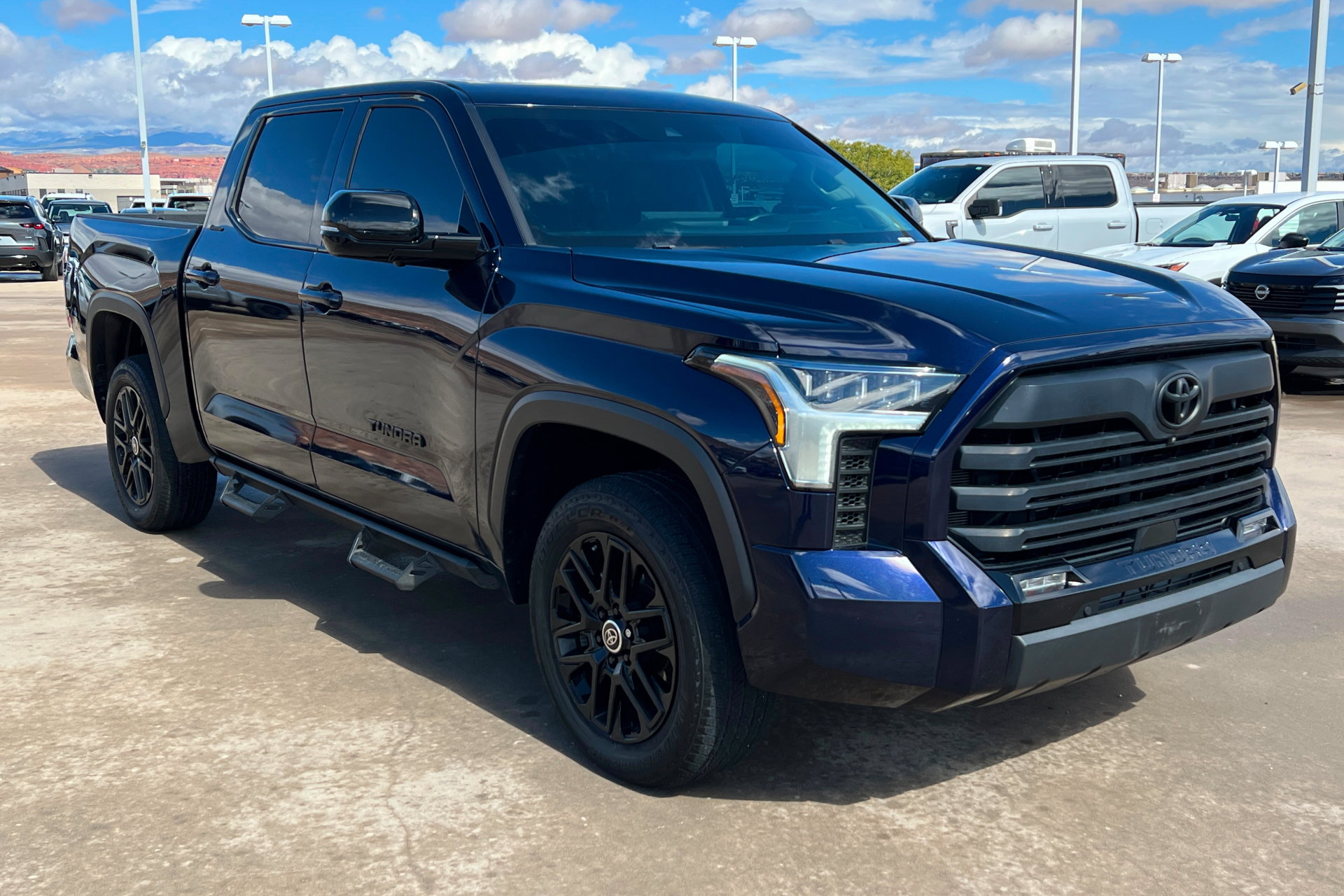 Used 2024 Toyota Tundra Limited AWD/4WD image 8