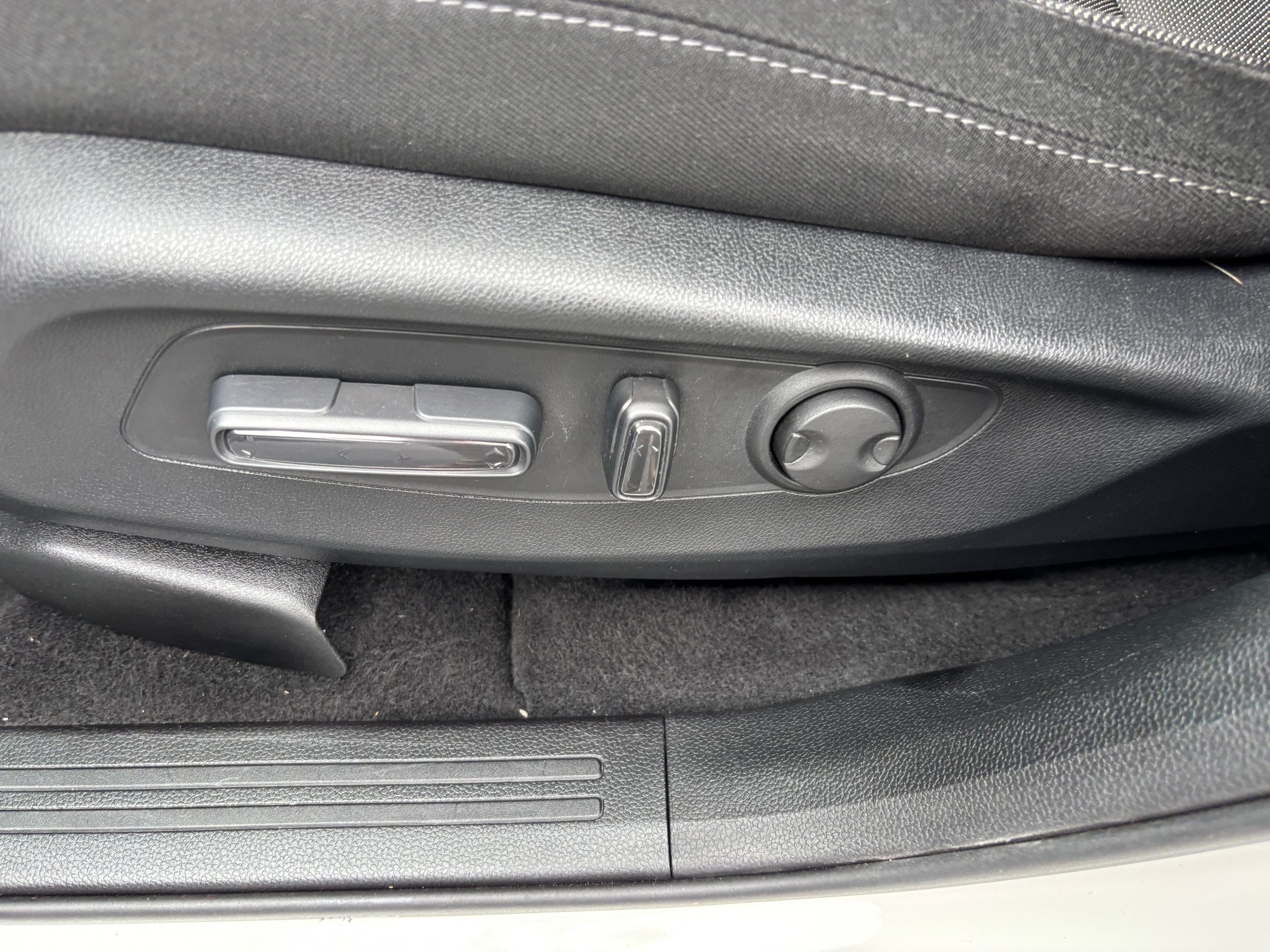 Certified 2024 Honda CR-V EX image 10