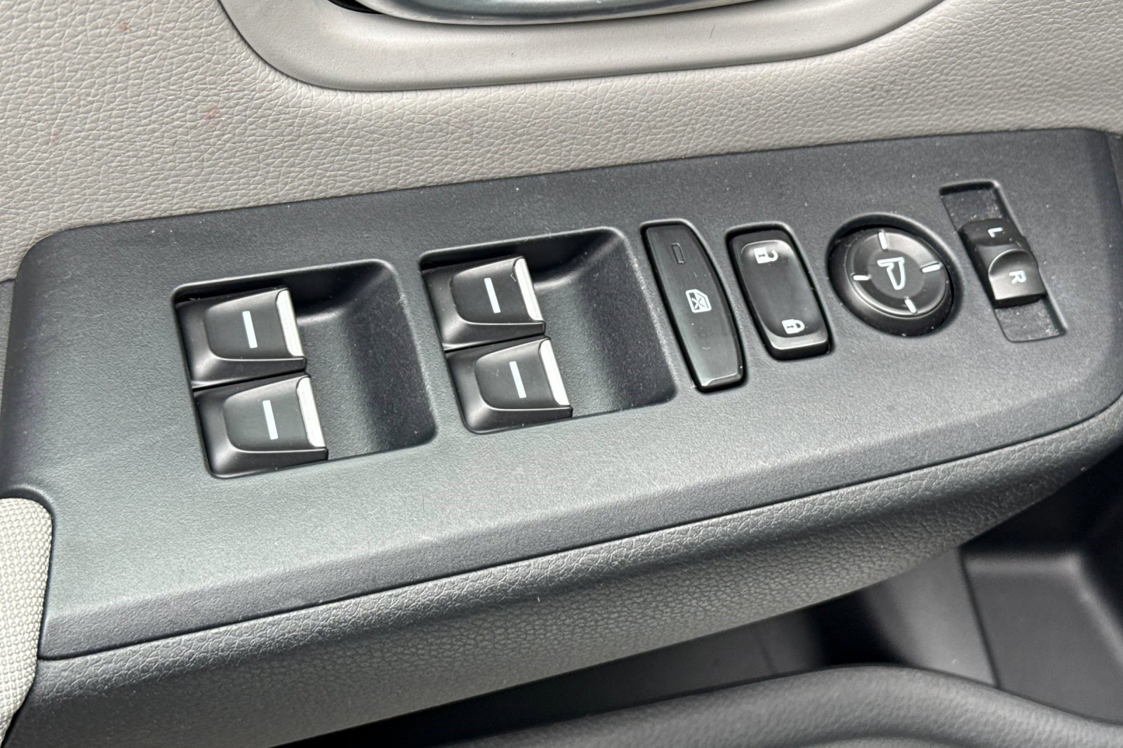 Certified 2023 Honda Pilot LX image 12