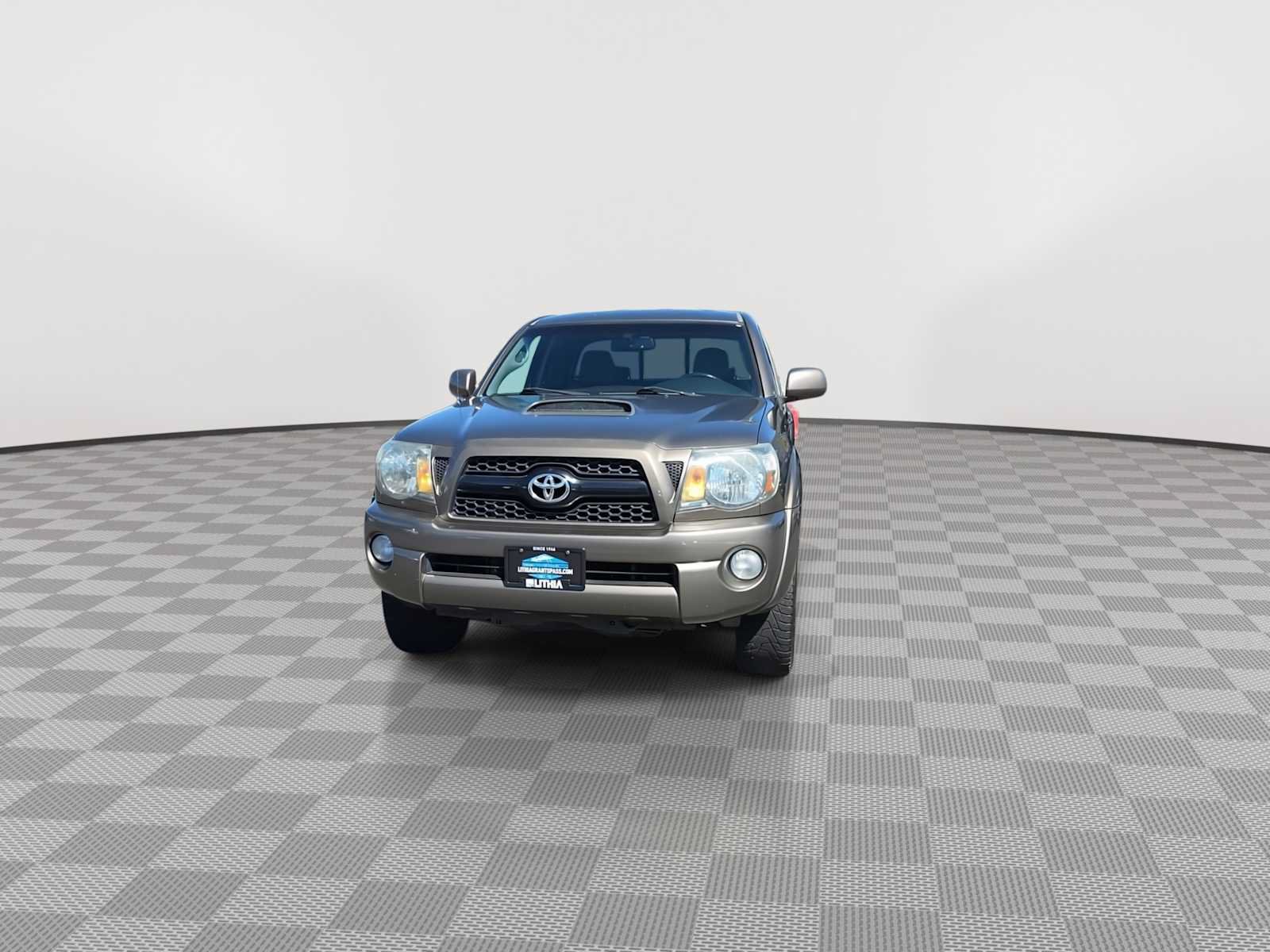 Used 2011 Toyota Tacoma PreRunner w/ TRD Sport Pkg RWD image 3