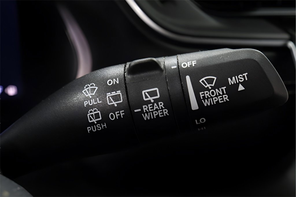 Used 2024 Jeep Grand Cherokee L Laredo image 16