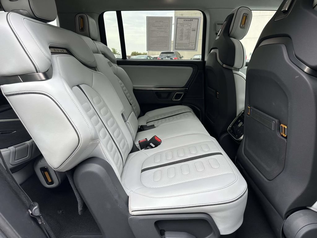 Used 2023 Rivian R1S Adventure AWD/4WD image 11