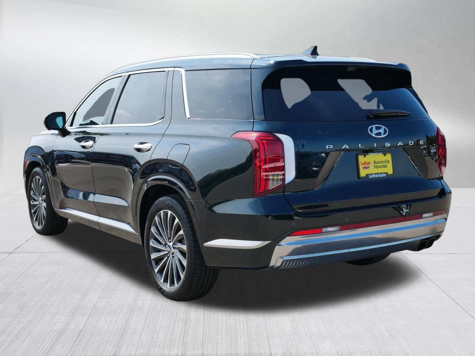 Certified 2023 Hyundai Palisade Calligraphy AWD/4WD image 5