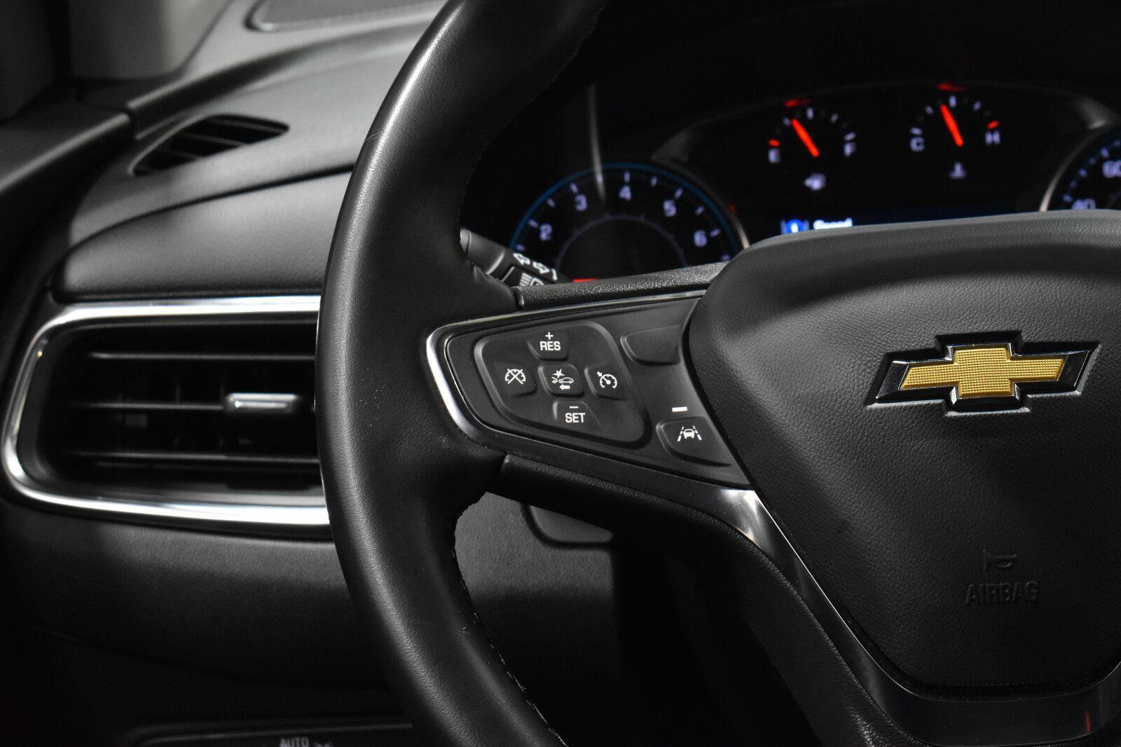 Used 2024 Chevrolet Equinox LT w/ LPO, Floor Liner Package FWD image 7
