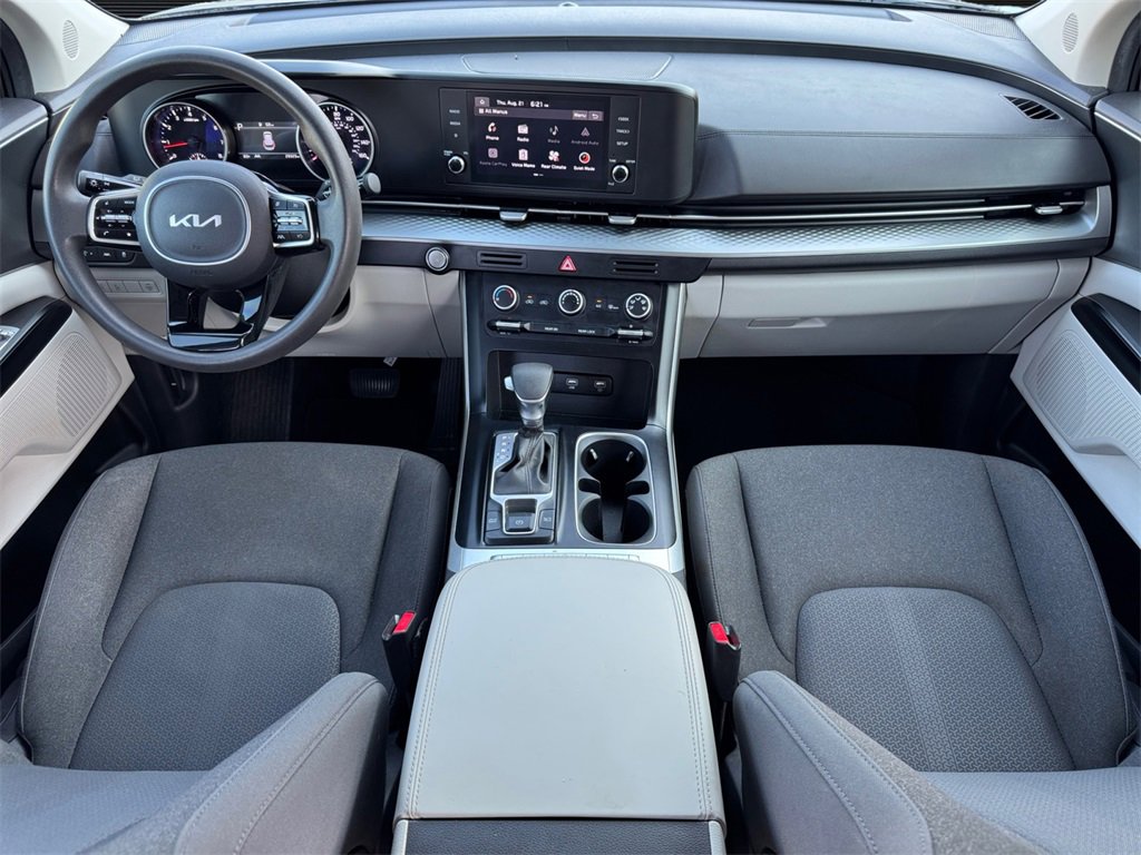 Used 2022 Kia Carnival LX image 16
