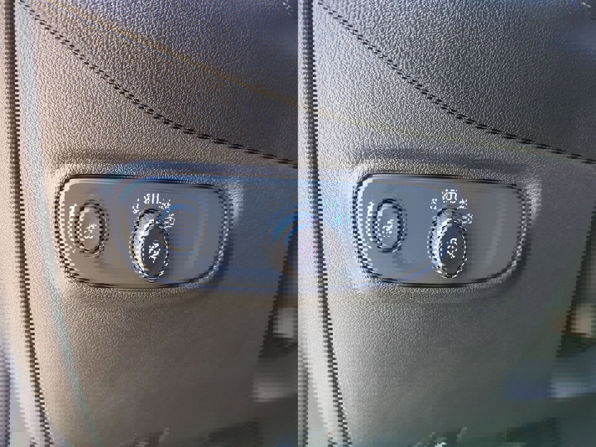 Used 2022 Chevrolet Equinox LT image 17