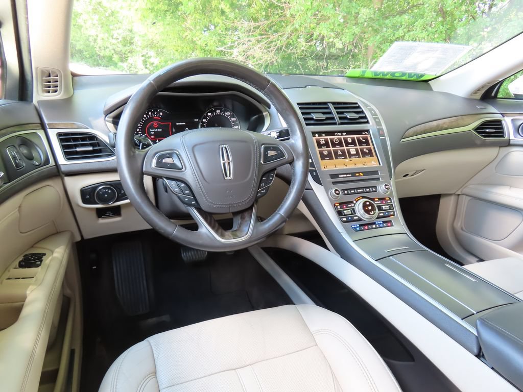 Used 2017 Lincoln MKZ Reserve w/ Climate Package FWD image 4