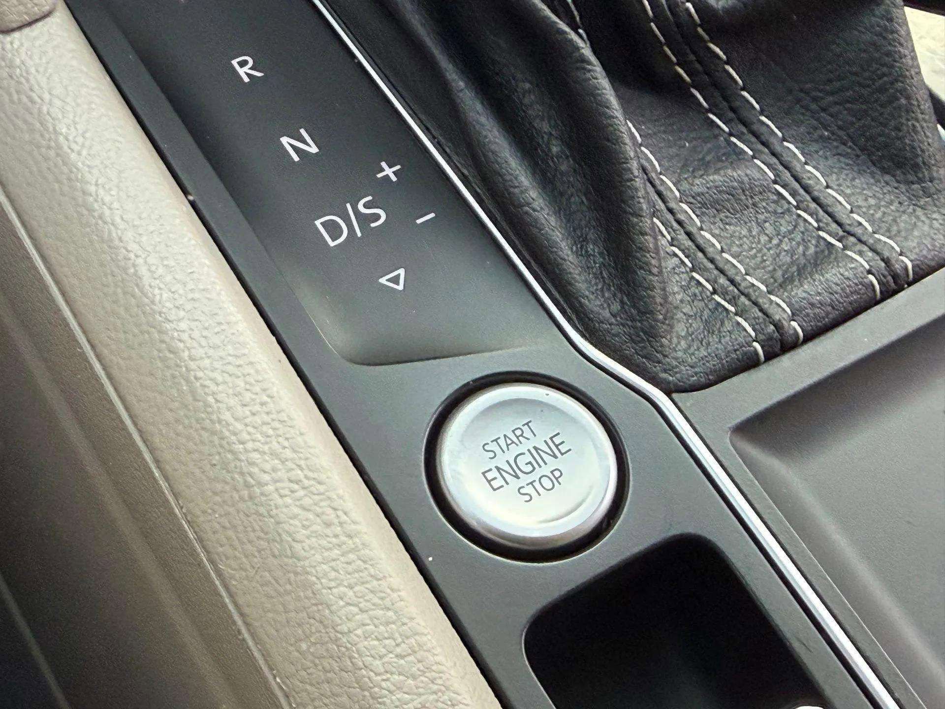 Used 2022 Volkswagen Atlas SE image 39