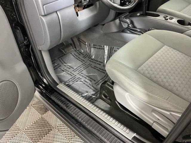 Used 2005 Jeep Liberty Sport AWD/4WD image 14