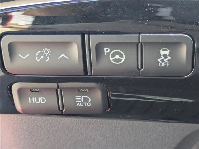 Used 2016 Toyota Prius Four w/ Advanced Technology Package FWD image 12