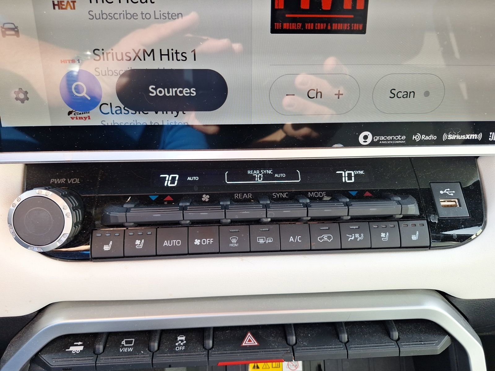 Used 2024 Toyota Sequoia Capstone image 27