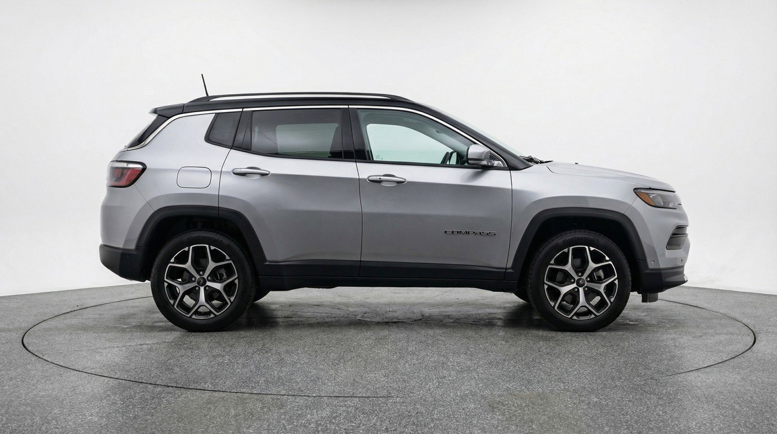 Used 2025 Jeep Compass Limited image 11