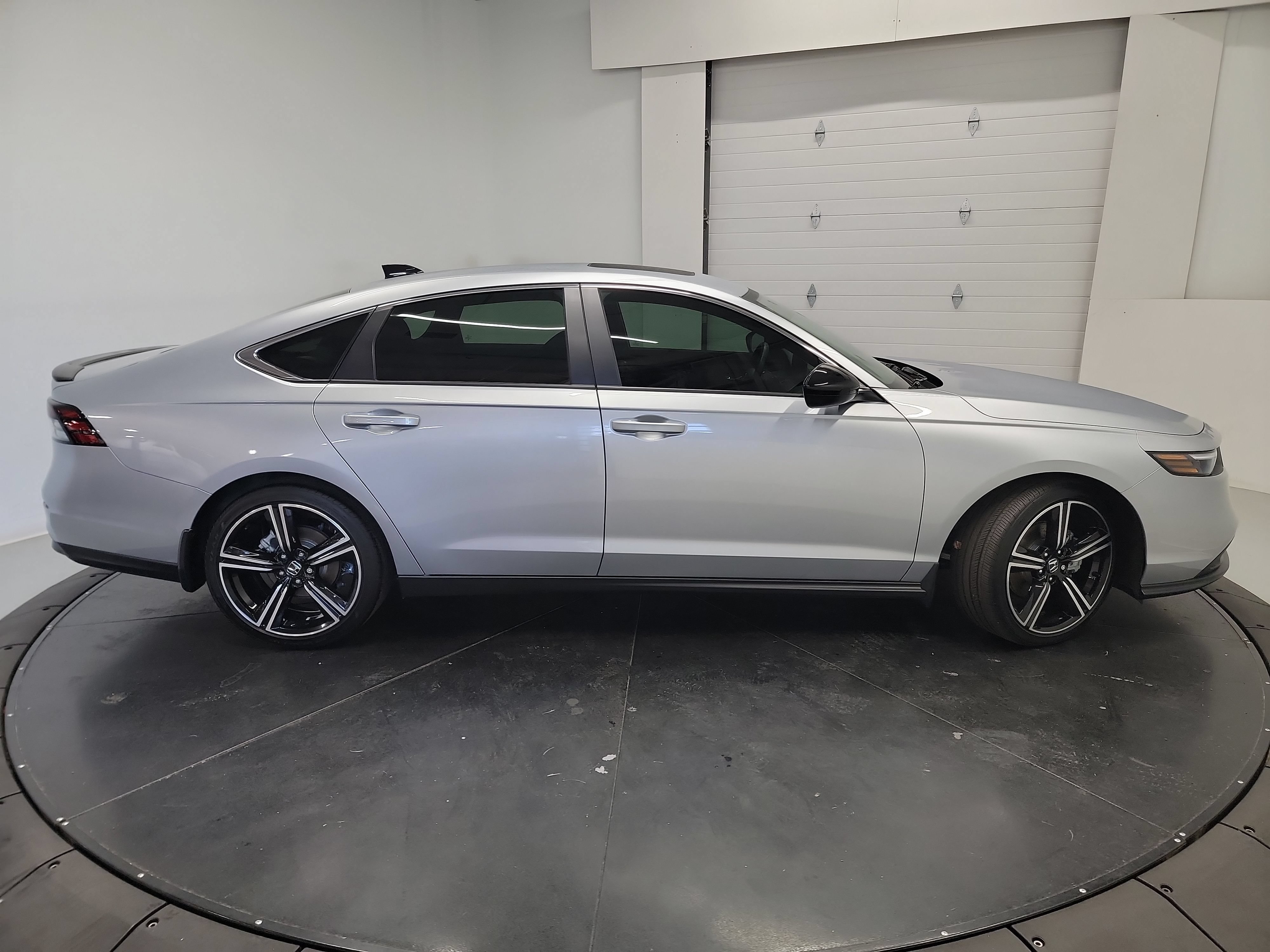 Used 2025 Honda Accord Sport image 11