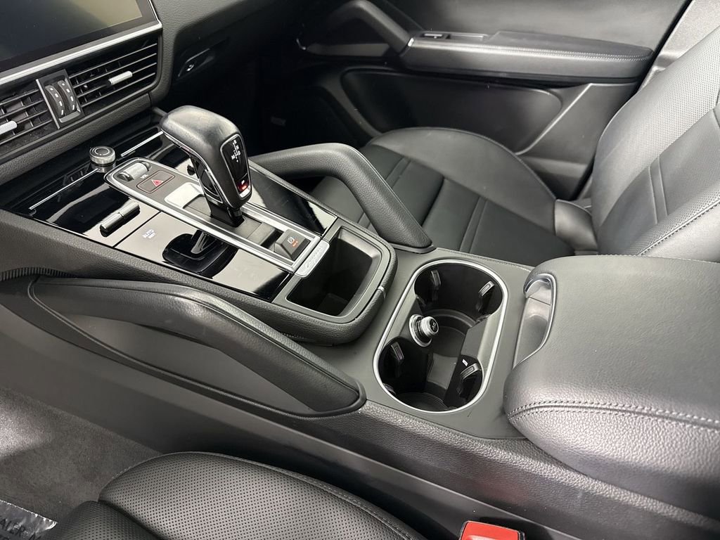 Certified 2021 Porsche Cayenne Coupe image 31