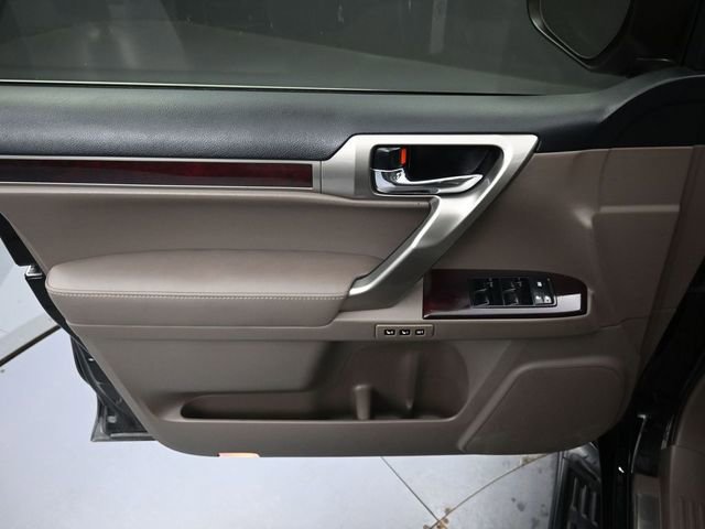 Used 2014 Lexus GX 460 w/ Premium Package image 27