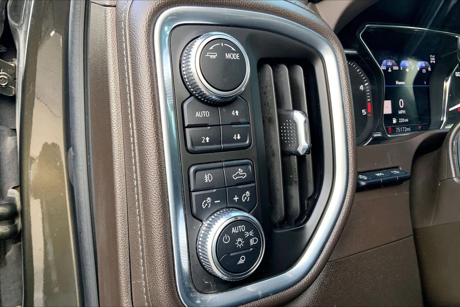 Used 2022 GMC Sierra 3500 Denali w/ Technology Package AWD/4WD image 34