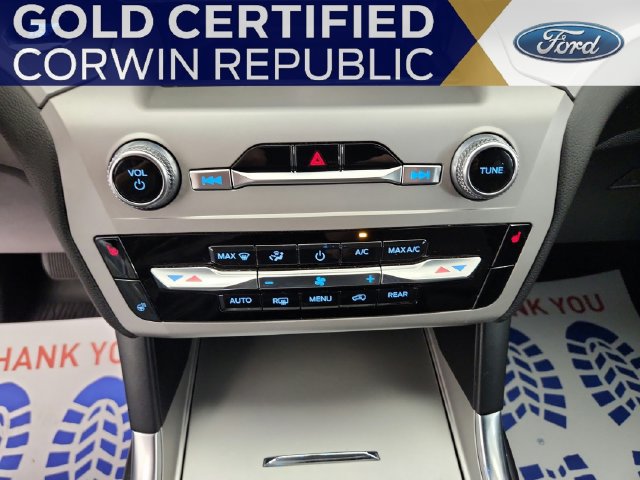 Used 2022 Ford Explorer XLT w/ Equipment Group 202A AWD/4WD image 22