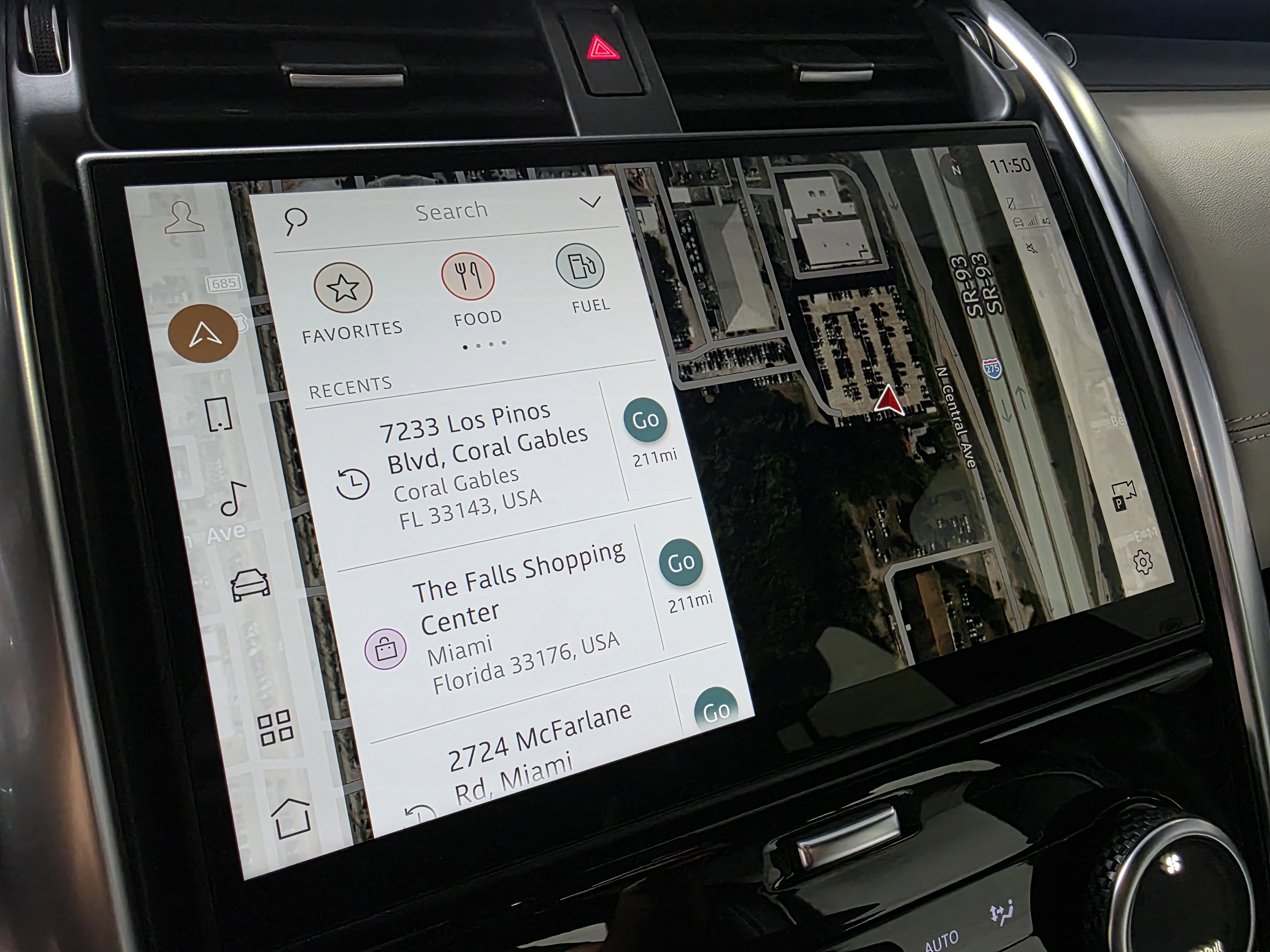 Used 2024 Land Rover Discovery Metropolitan Edition image 27