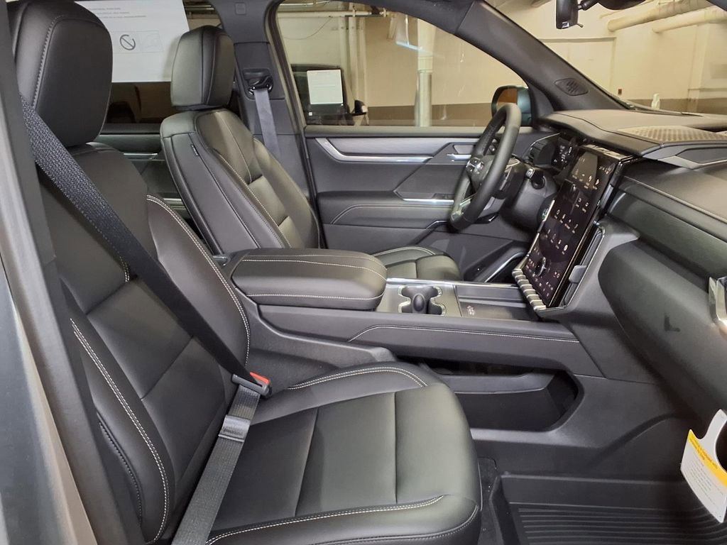 New 2026 GMC Acadia Elevation w/ Black Edition FWD image 5