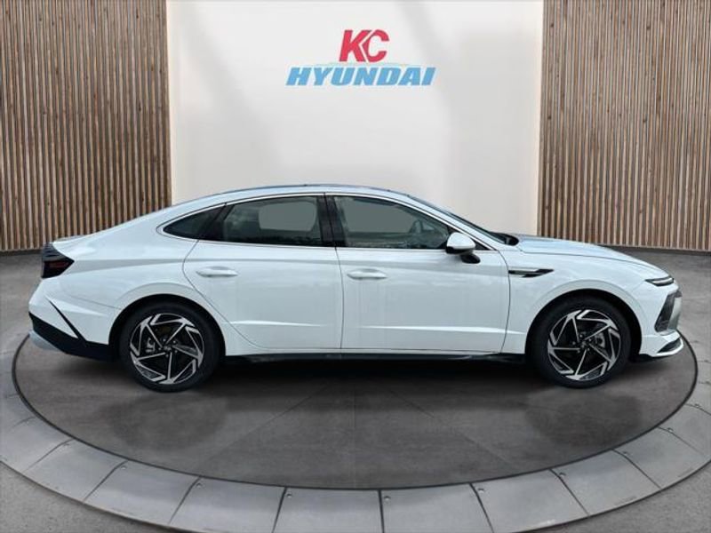 New 2025 Hyundai Sonata SEL image 6
