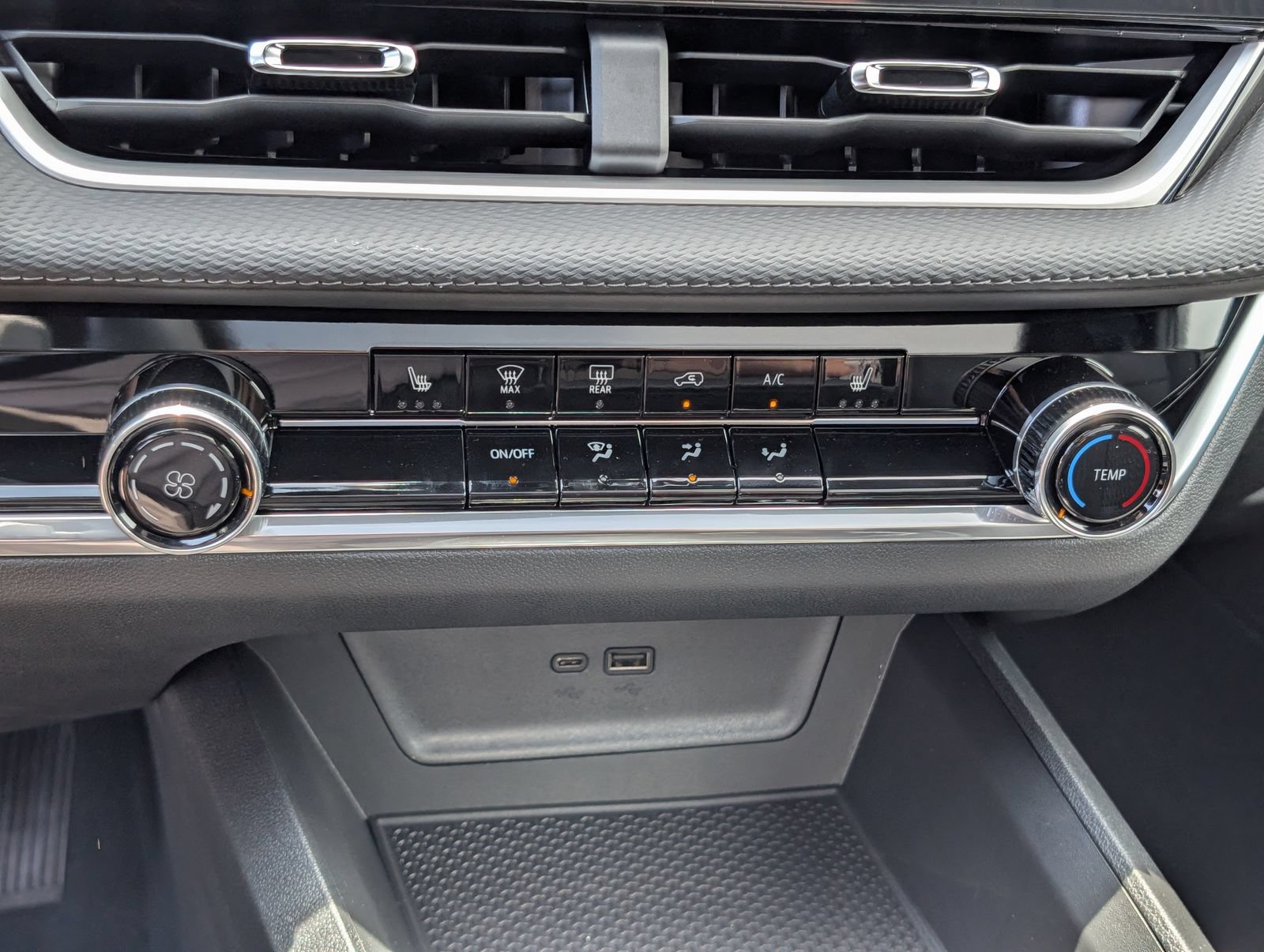 New 2026 Chevrolet Equinox LT w/ Safety and Technology Package AWD/4WD image 21