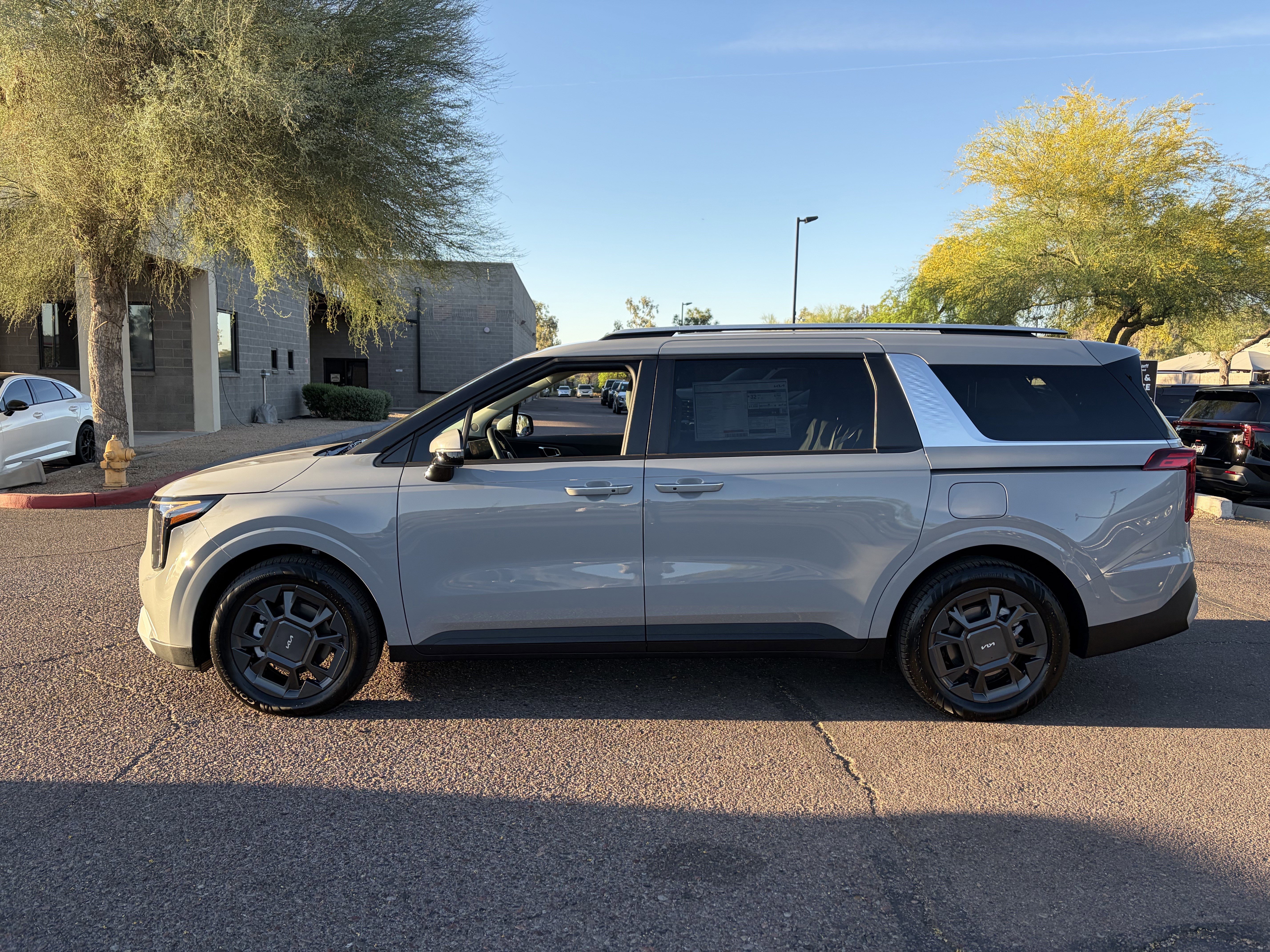 New 2026 Kia Carnival EX image 5