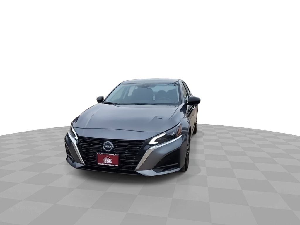 Used 2025 Nissan Altima 2.5 SV FWD image 3