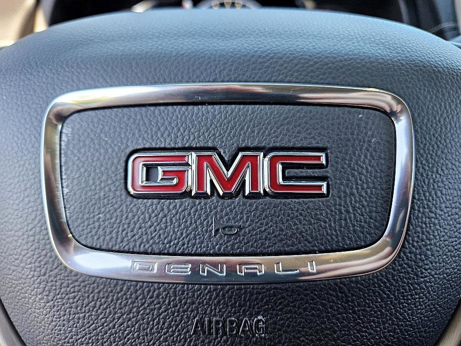 Used 2024 GMC Terrain Denali image 27