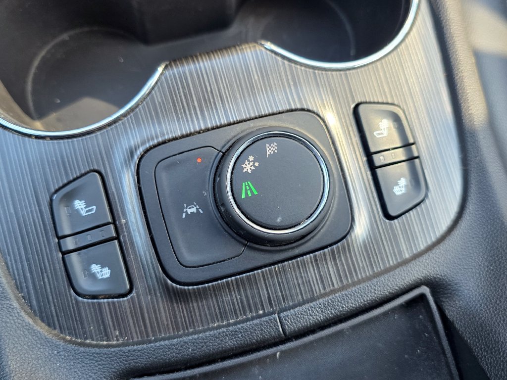 Used 2023 GMC Acadia SLT FWD image 7