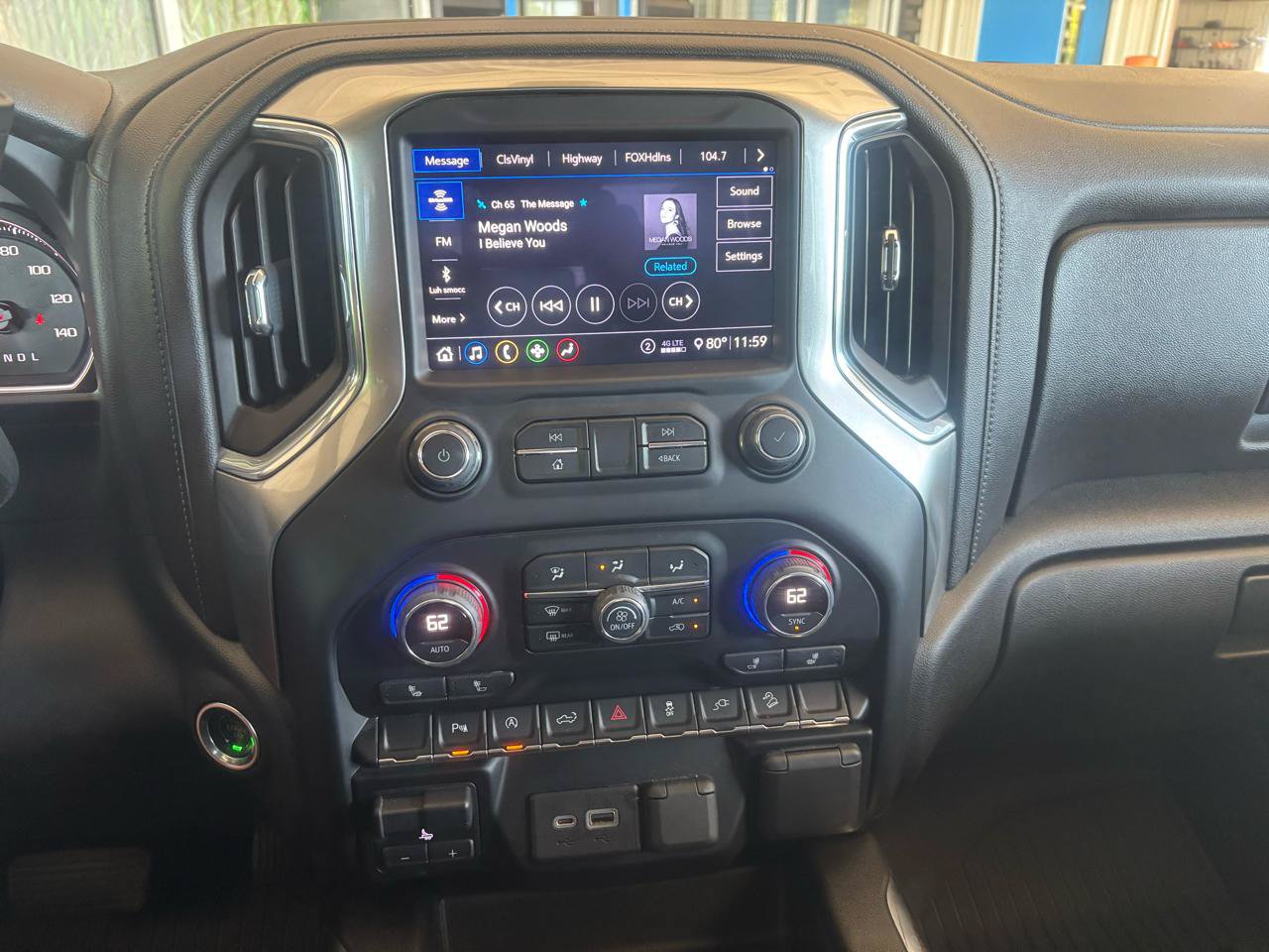 Used 2020 Chevrolet Silverado 1500 LT Trail Boss AWD/4WD image 16