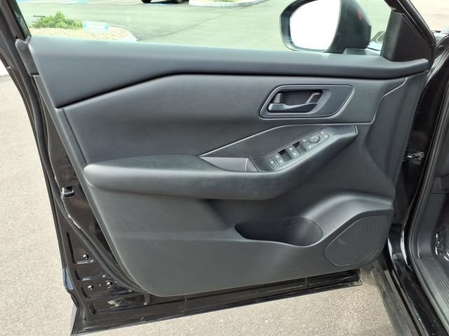 Used 2024 Nissan Rogue S AWD/4WD image 13