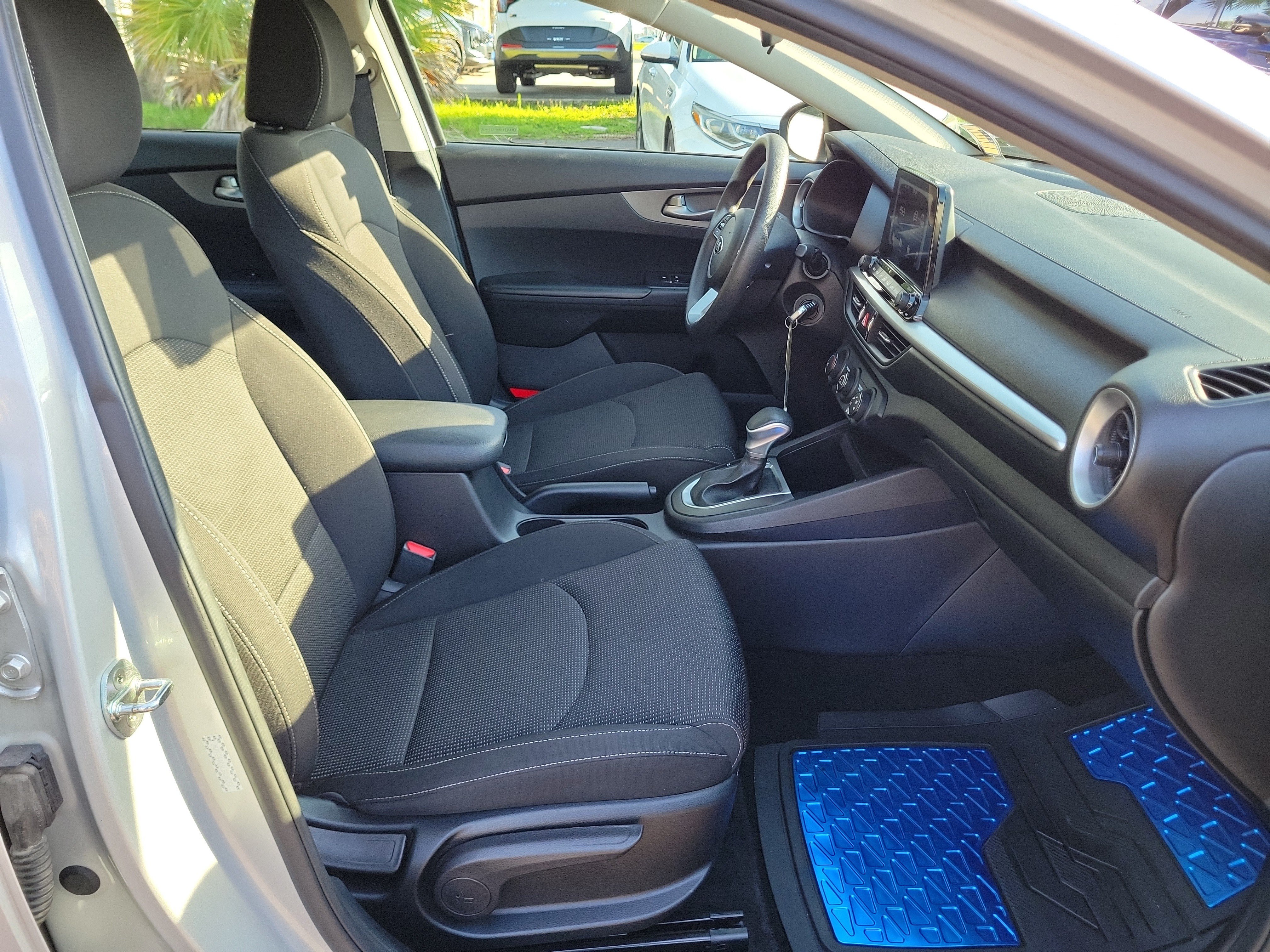 Used 2020 Kia Forte LXS FWD image 7