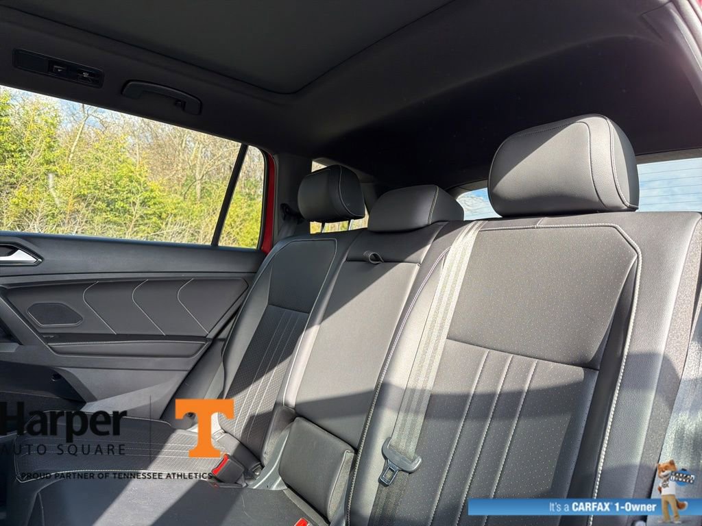 Used 2024 Volkswagen Tiguan SE R-Line image 9