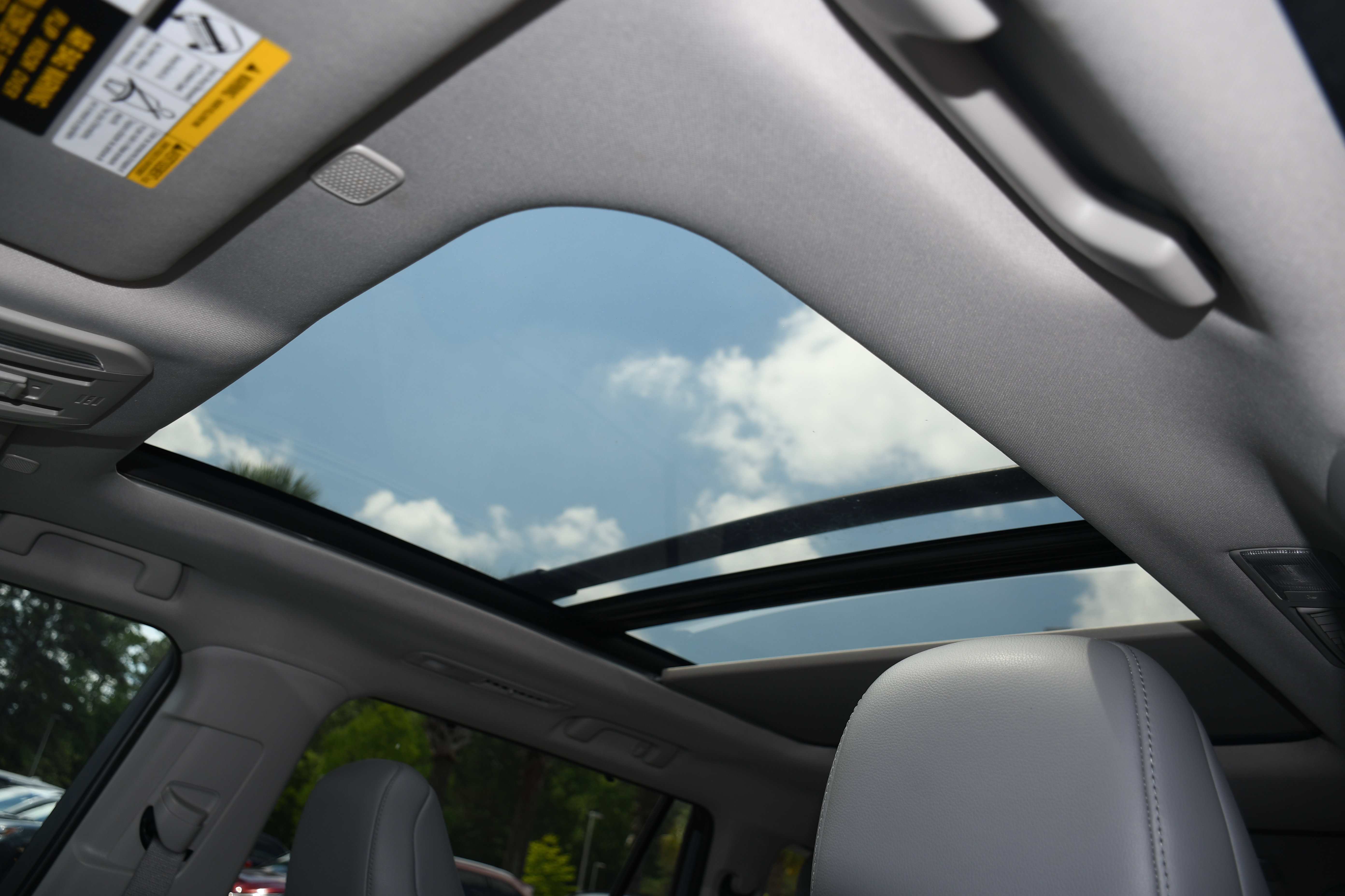 Used 2023 Toyota Highlander Platinum FWD image 7