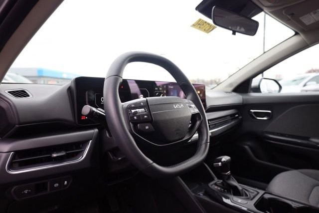 Used 2025 Kia K4 EX image 19
