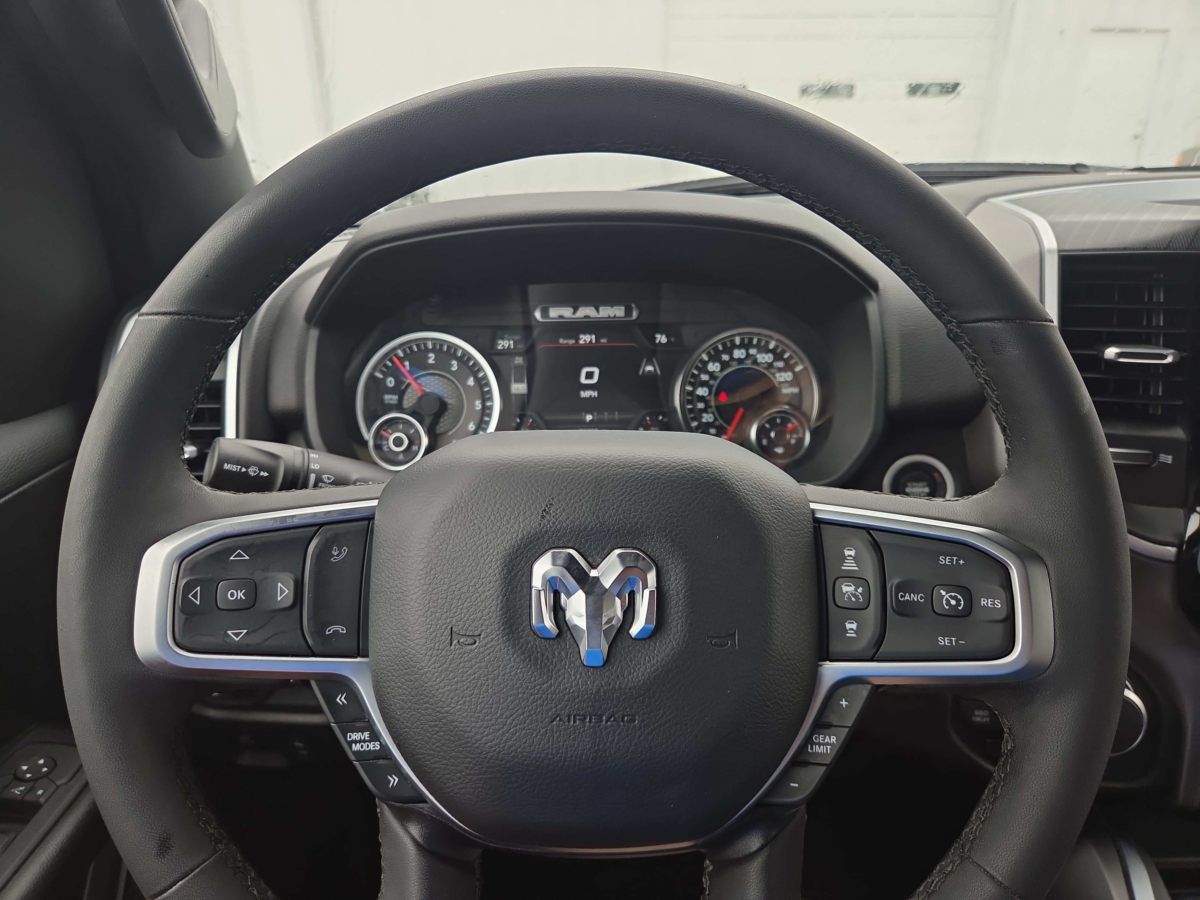 Used 2025 RAM 1500 Big Horn AWD/4WD image 10