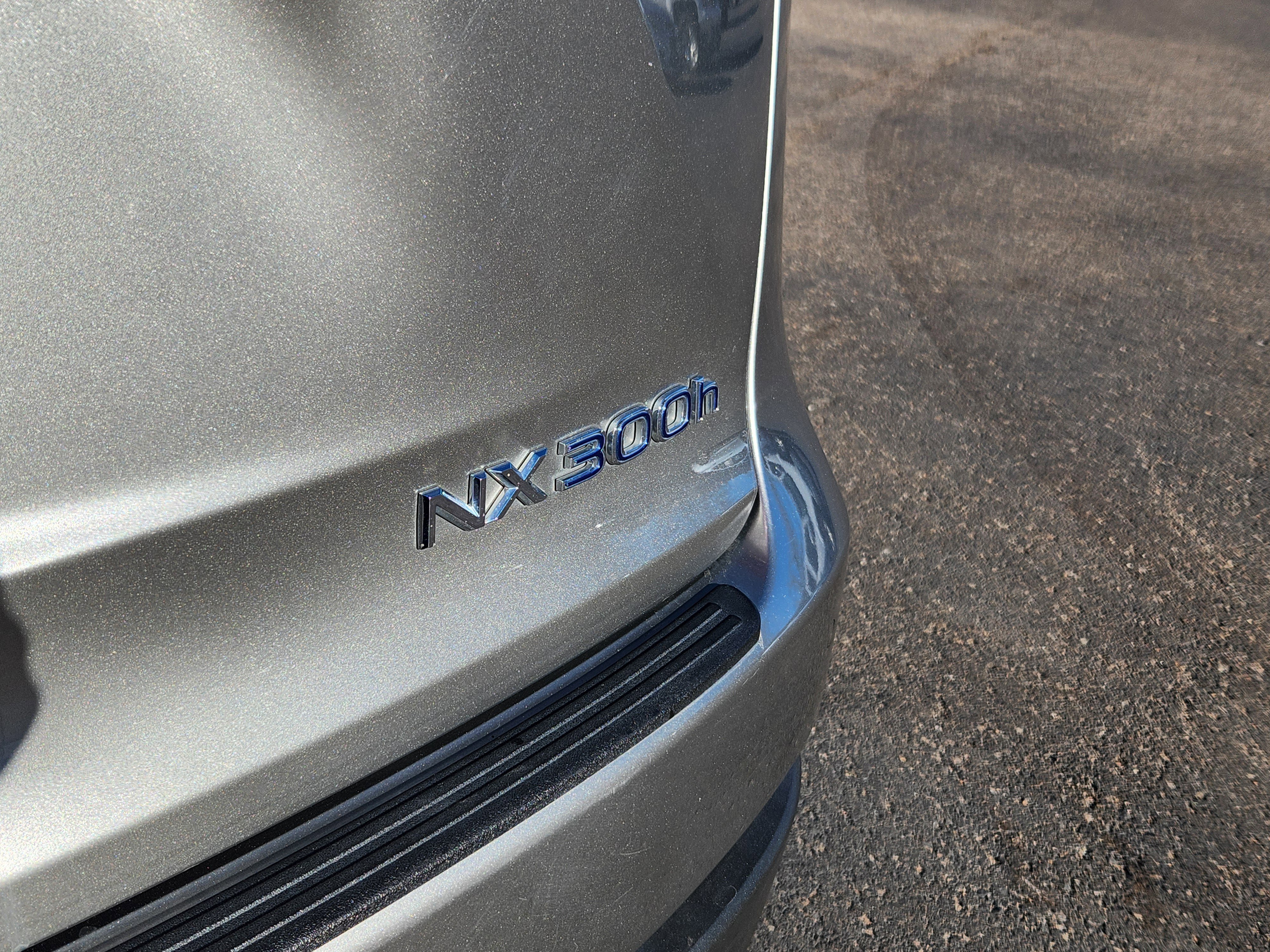 Used 2017 Lexus NX 300h AWD image 18