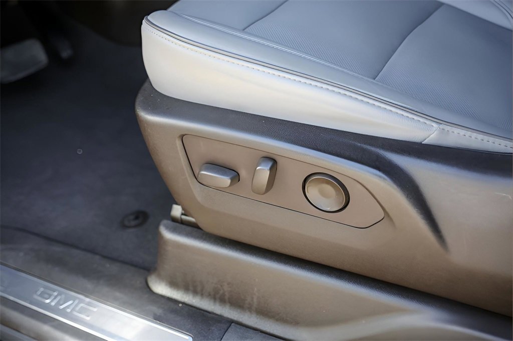 Used 2021 GMC Yukon SLT w/ SLT Luxury Plus Package image 8