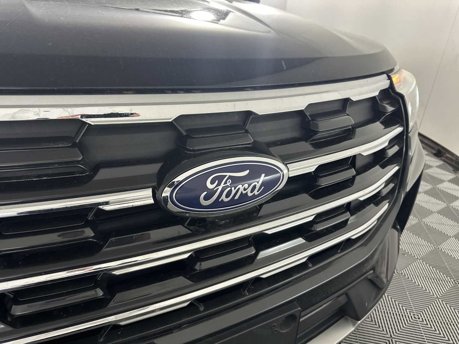 Used 2025 Ford Explorer Active image 11