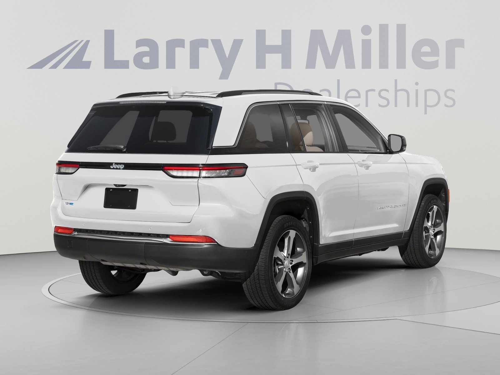 Certified 2022 Jeep Grand Cherokee Limited 4xe w/ Luxury Tech Group II AWD/4WD image 2