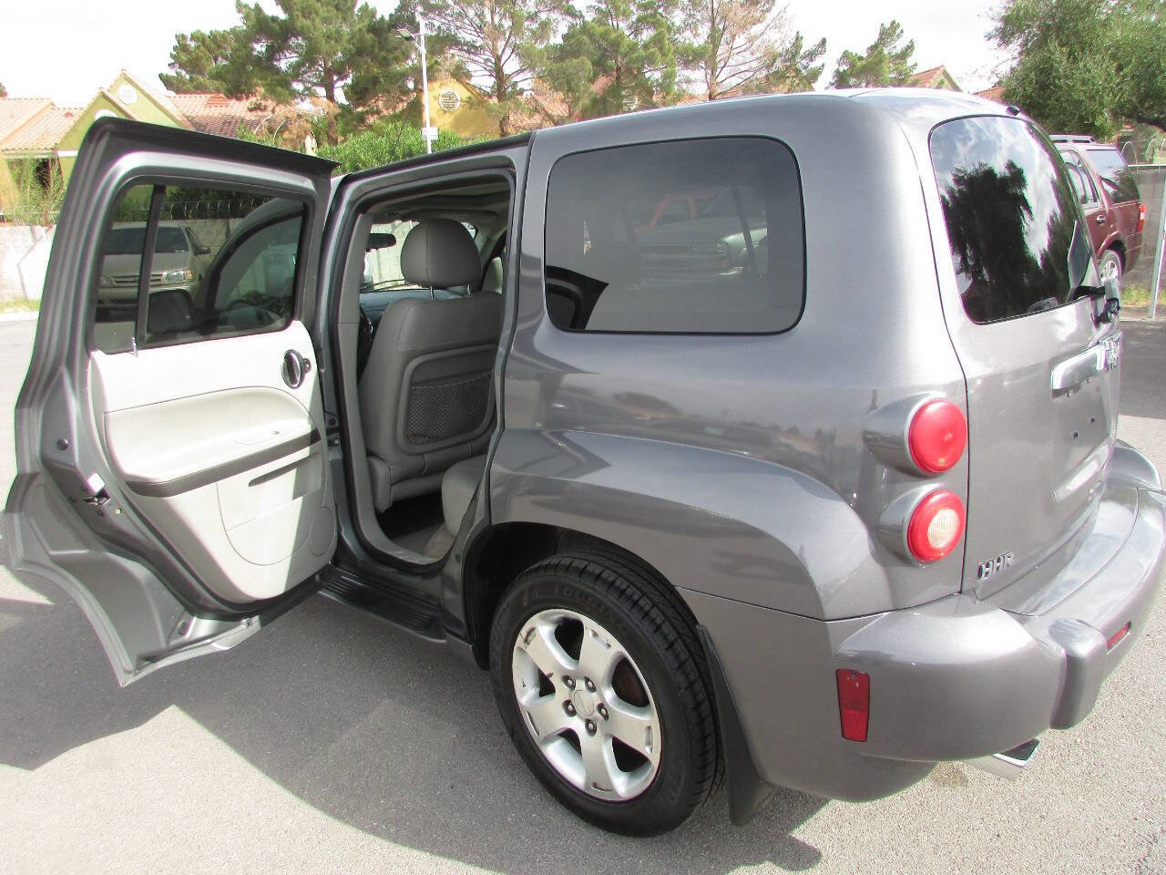Used 2006 Chevrolet HHR LT FWD image 16