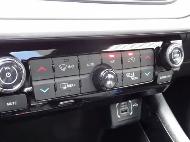 Used 2026 Jeep Compass Limited w/ Sun, Sound & Navigation Group AWD/4WD image 41