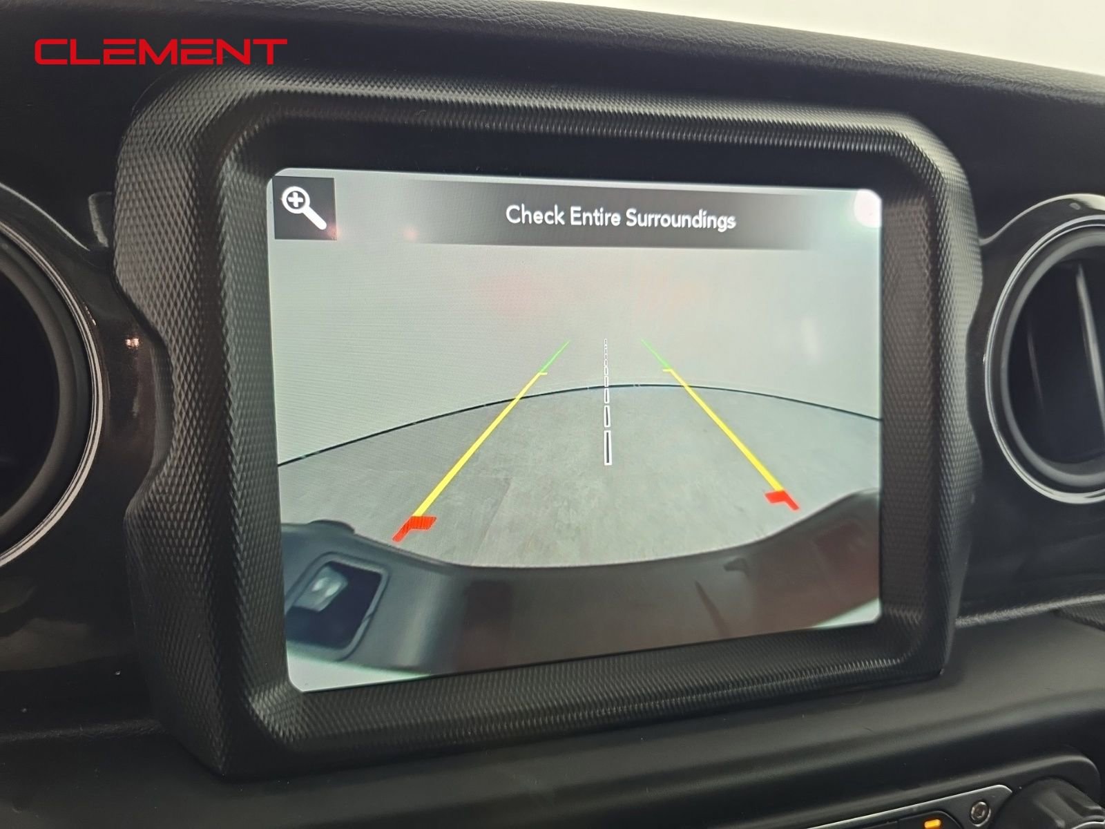 Used 2022 Jeep Gladiator Sport image 19