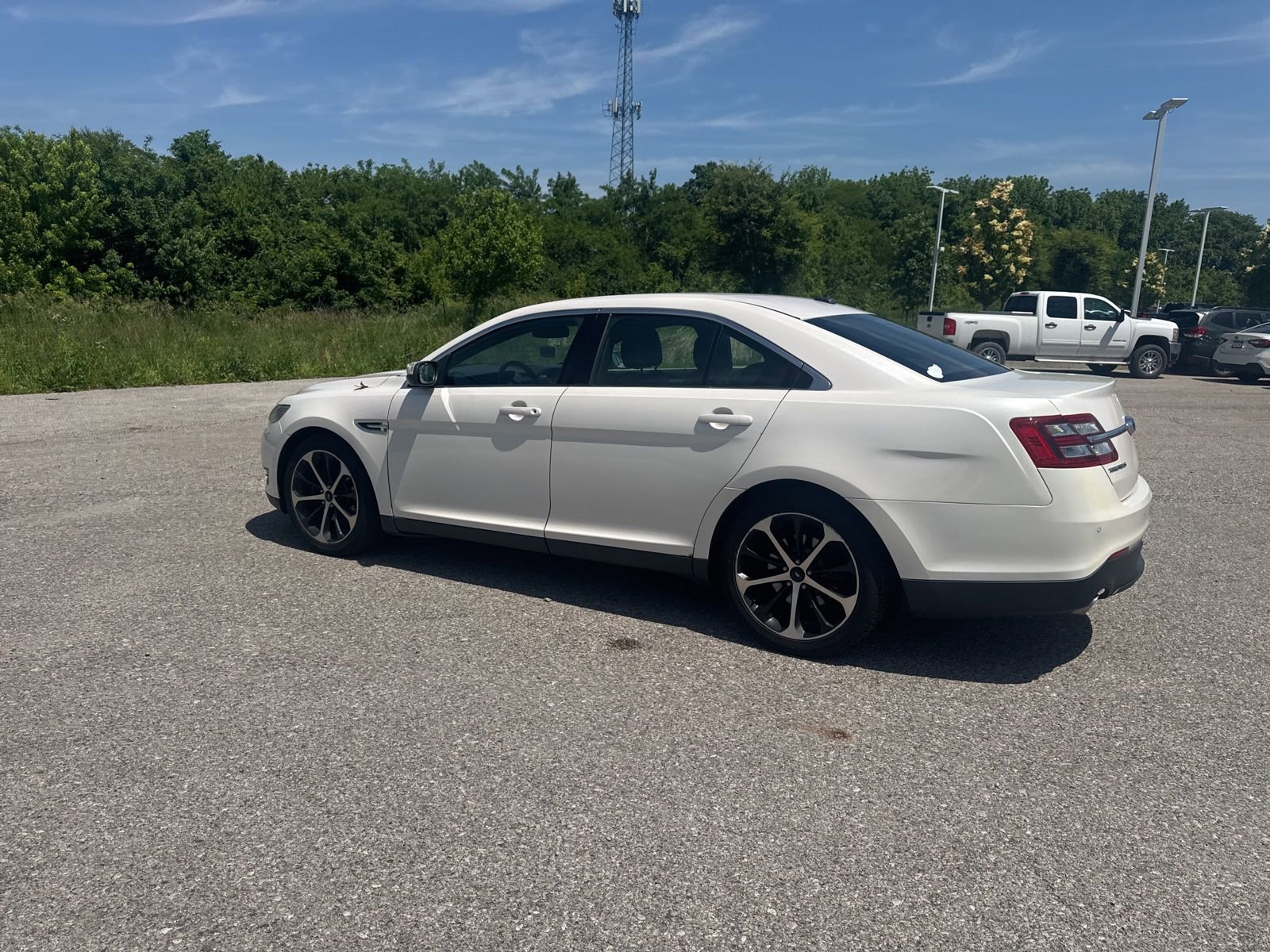 Used 2015 Ford Taurus SEL w/ Equipment Group 201A AWD/4WD image 7
