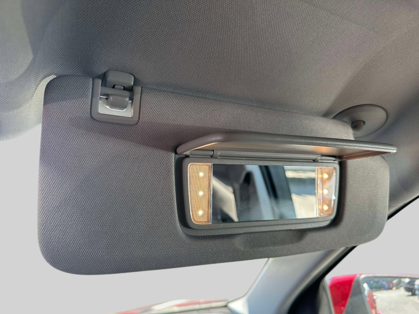 Used 2023 Chevrolet Equinox LT FWD image 36