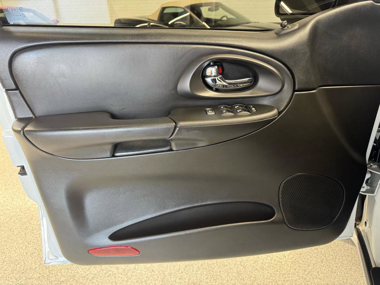 Used 2007 Chevrolet TrailBlazer SS RWD image 40