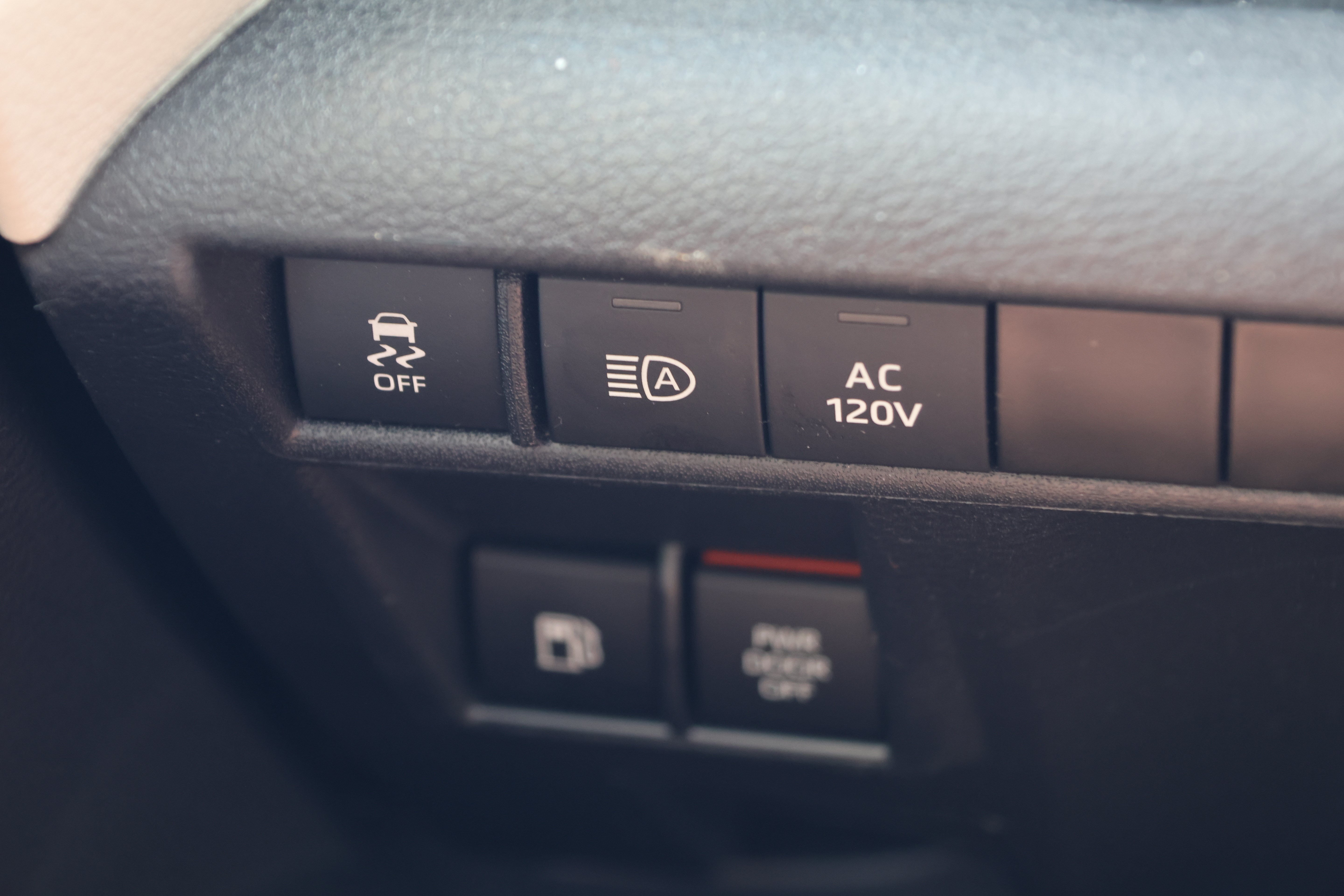 Used 2024 Toyota Sienna XLE w/ XLE Plus Package FWD image 14