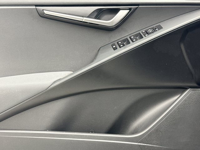Used 2023 Kia Niro LX FWD image 9
