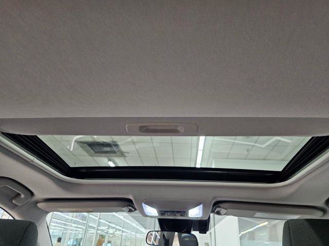 Used 2022 Toyota RAV4 XLE w/ Convenience Package FWD image 36